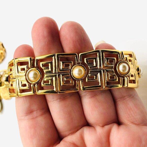 KJL Kenneth Lane Womens Bracelet Gold Tone Faux Pearl 8 Inch Vintage Greek Key - Picture 3 of 4